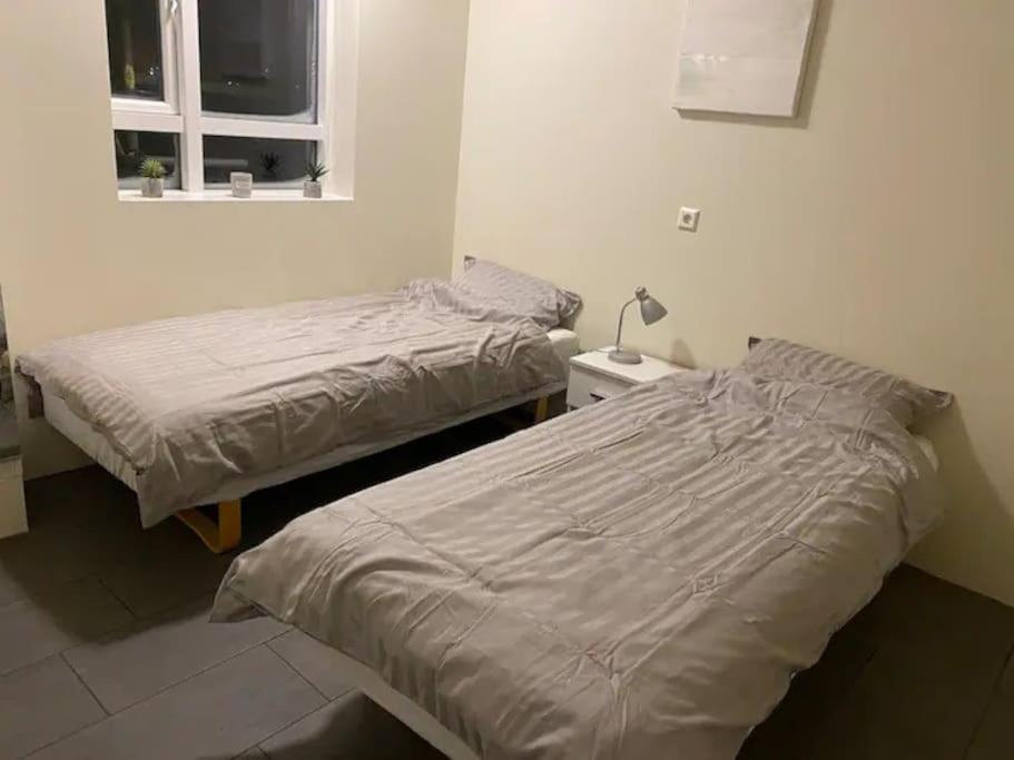 Husavik 2 Bedroom Apartment المظهر الخارجي الصورة